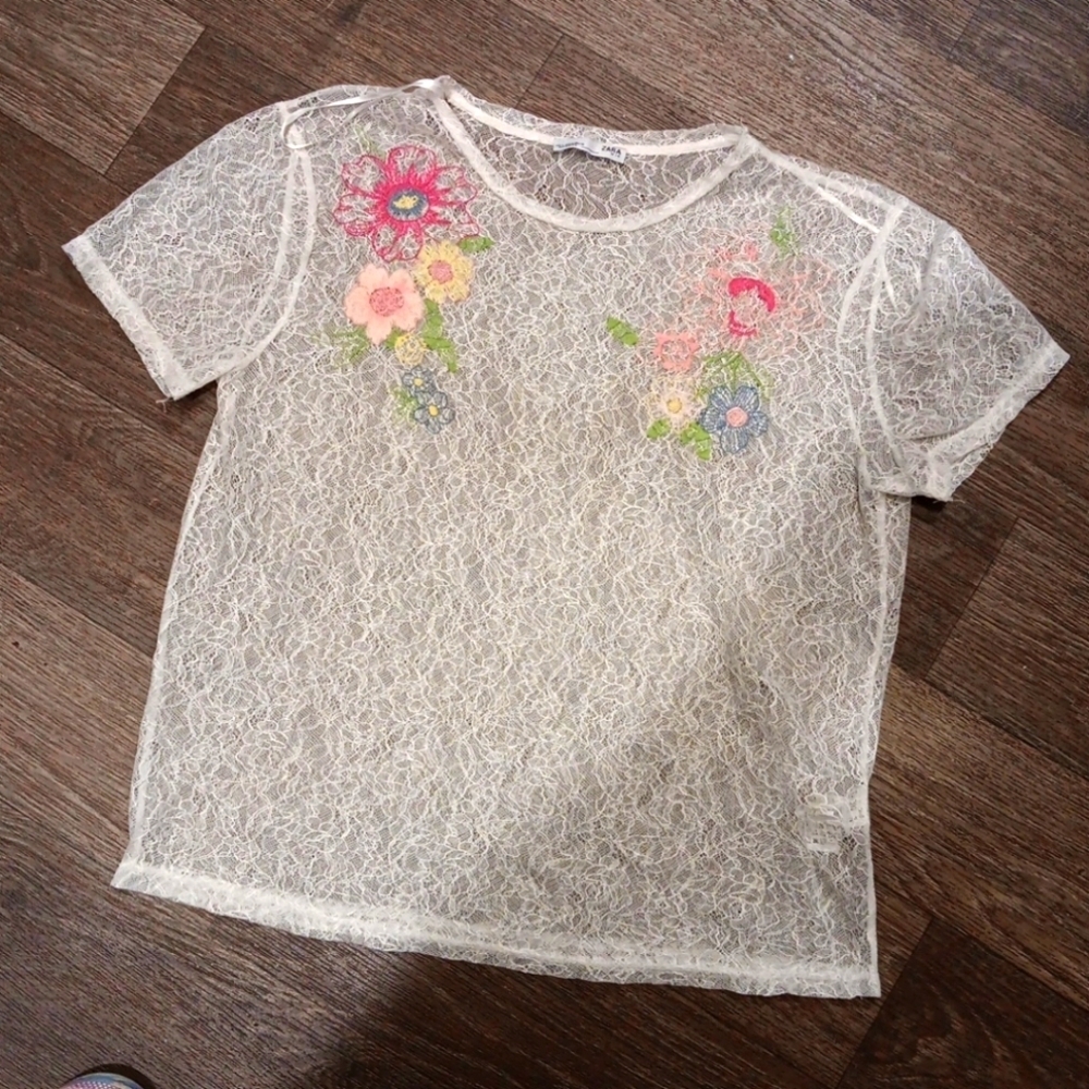 Zara White and Pink Short Sleeve Tee